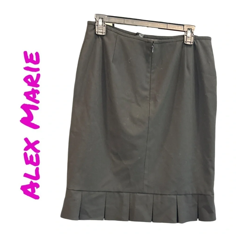 ALEX MARIE Black Pleated Skirt- fully lined.